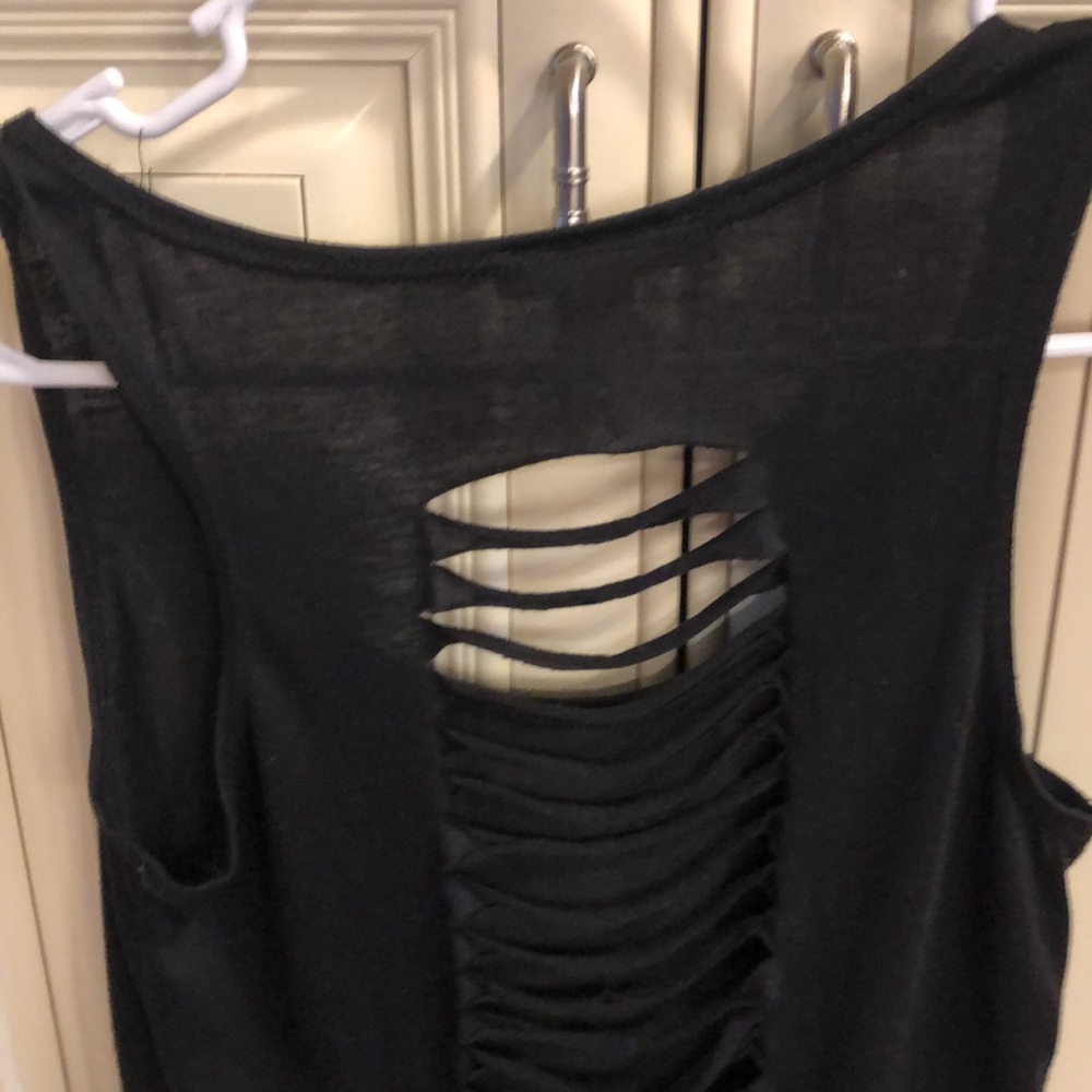 Shelor Top with Ripped Back - Picture 7 of 8